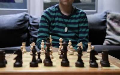 Resiliencia según Boris Cyrulnik: resurgir de las heridas