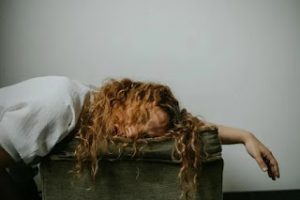 Asfixia digital en jóvenes, Jreducir el tiempo de pantallas, vivir felices sin tanta red, osé María Cameán