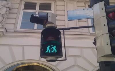 Una bambina con due papà