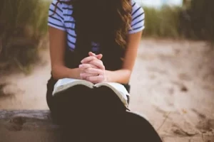 Hacer un auto-test o examen de conciencia con las benaventuranzas del evangelio, discernir la propia vocación cristiana con las bienaventuranzas